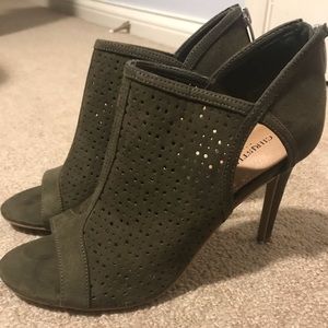 Christian Siriano green heels size 7.5